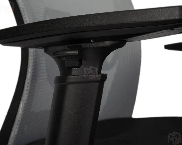 Офисное кресло для персонала DOBRIN NIXON (чёрный, серая сетка) Офисное кресло для персонала DOBRIN NIXON (чёрный, серая сетка)