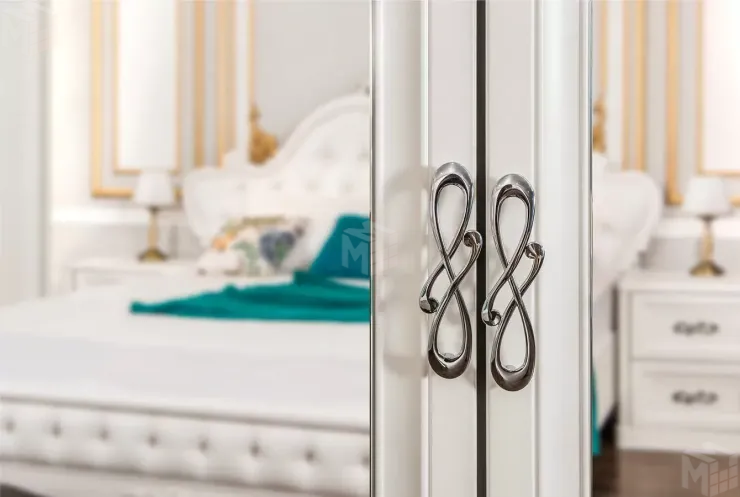 Шкаф Мишель 2-дверный с зеркалом белый матовый