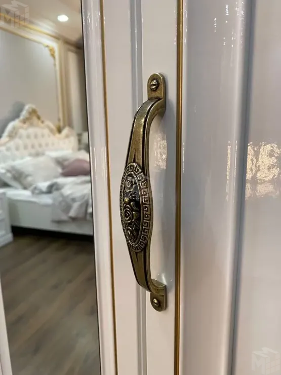 Шкаф Натали 3-дверный (2+1) с зеркалом белый глянец